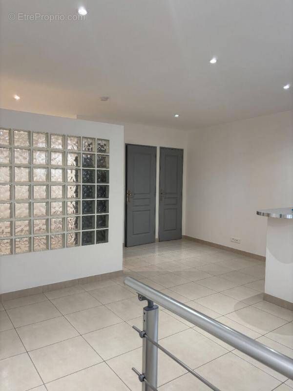 Appartement à LA ROQUEBRUSSANNE