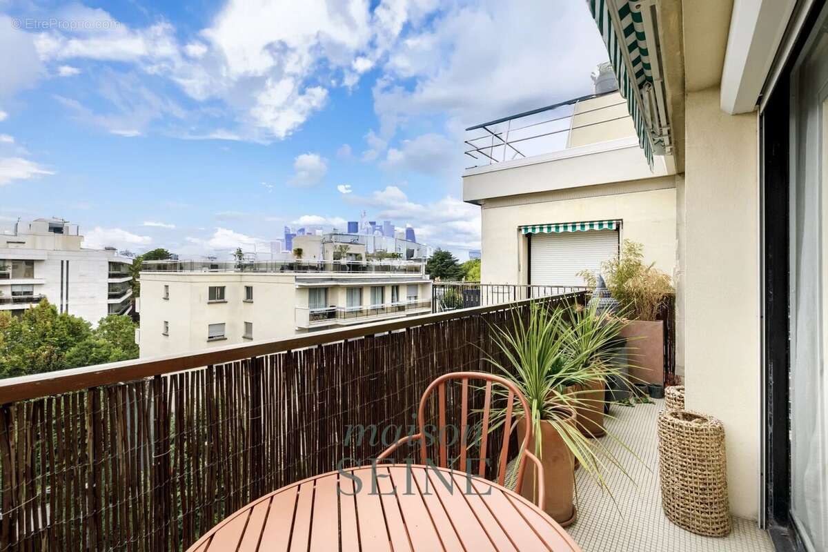 Appartement à NEUILLY-SUR-SEINE