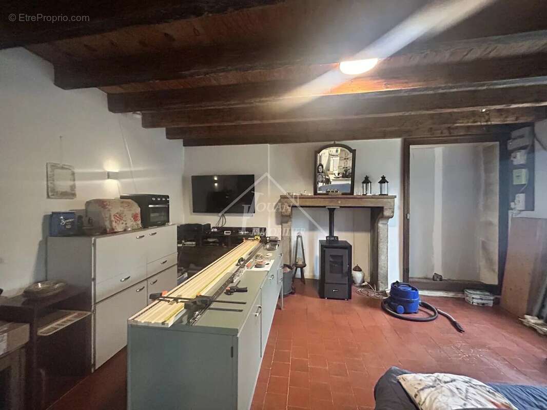 Maison à BELLENAVES