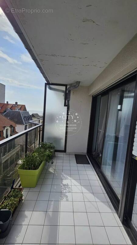 A 150m de la plage - etage eleve - studio cabine avec balcon - photo 7