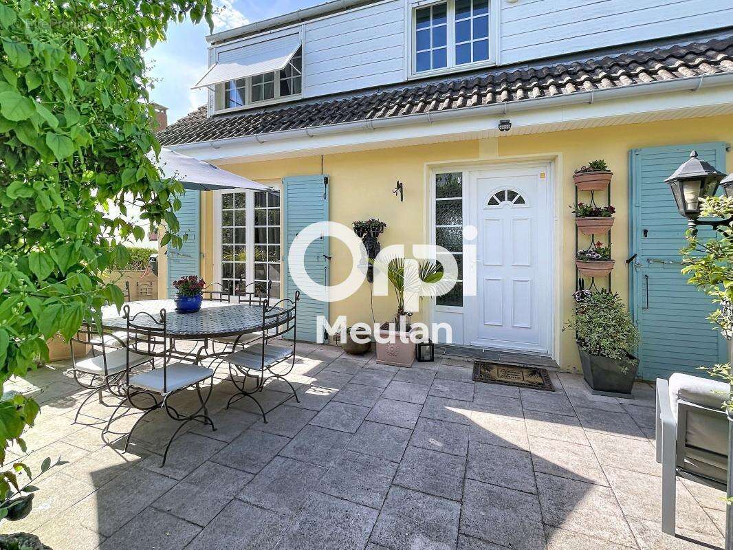 Maison à MEULAN