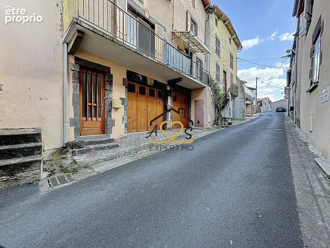 Maison de bourge avec garages - caves - balcon - dallet 63111 - photo 3