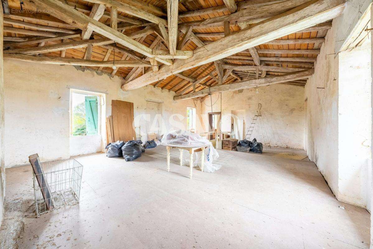 Vente Maison 7 pièces de 220m² - 33590 Jau-Dignac-et-Loirac - photo 7