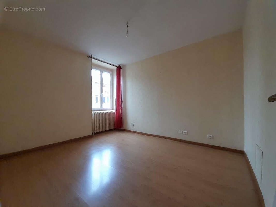 Maison à COULANS-SUR-GEE