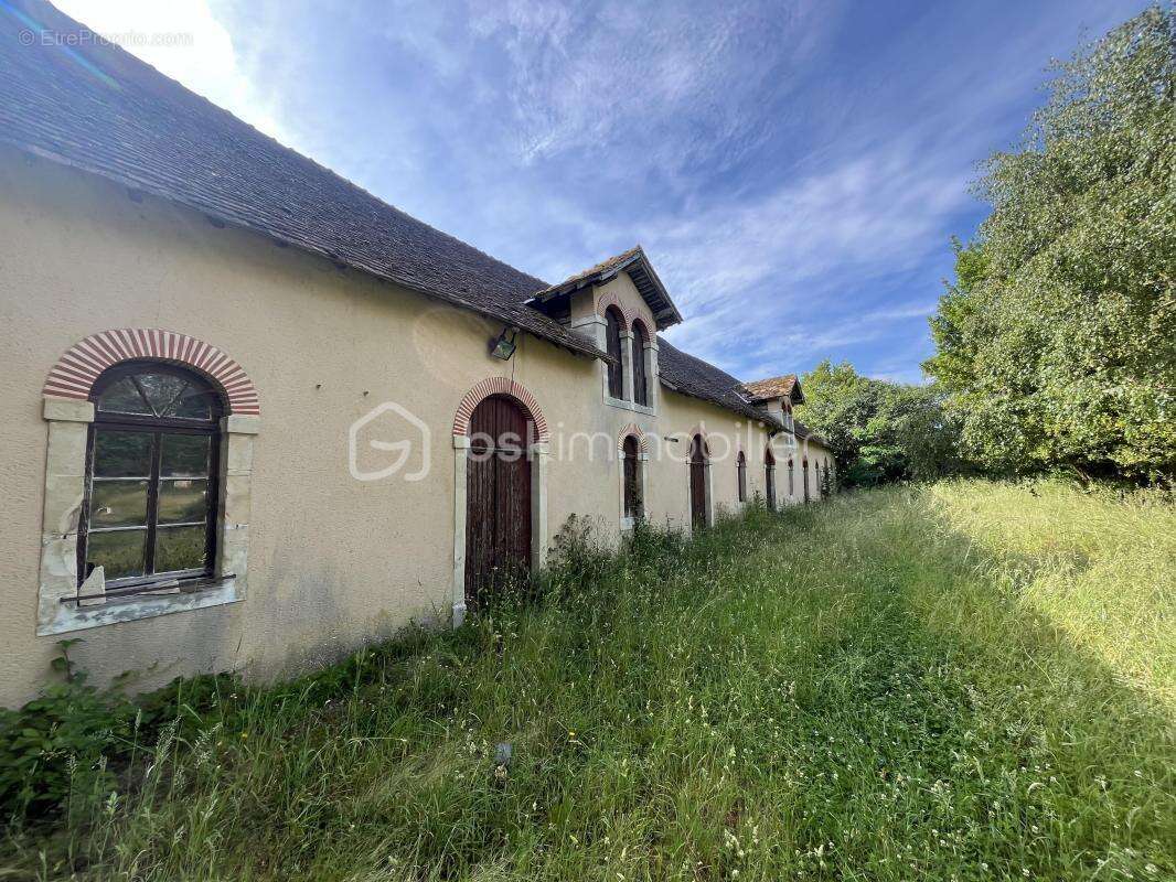 Maison 170m2 avec bâtiment annexe et dépendances sur 1,6 Ha - photo 5