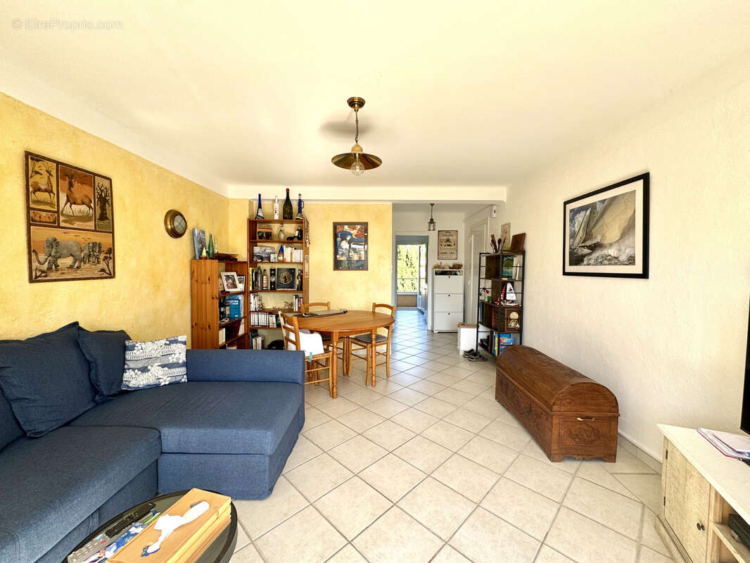 Appartement à SIX-FOURS-LES-PLAGES