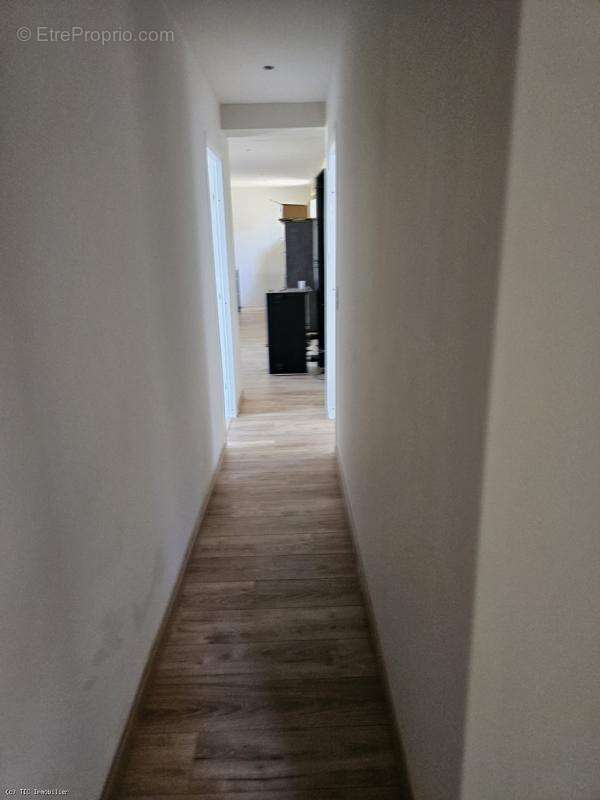 Pavillon de 3 Chambres avec Garage - 8km de Ruffec - photo 14