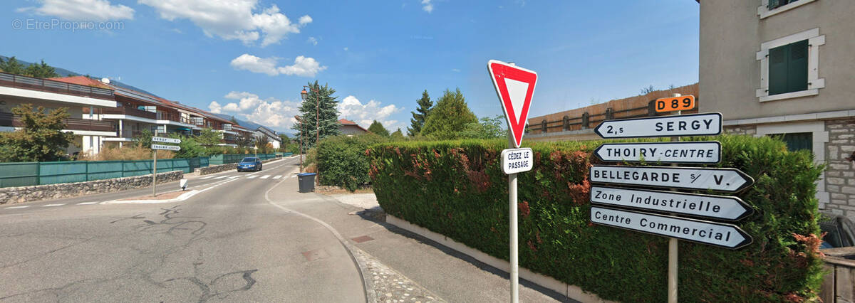 Parking à THOIRY