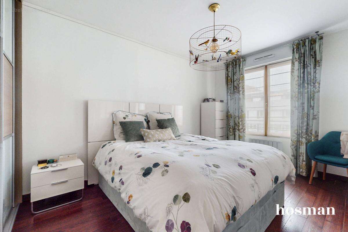 Appartement à COURBEVOIE