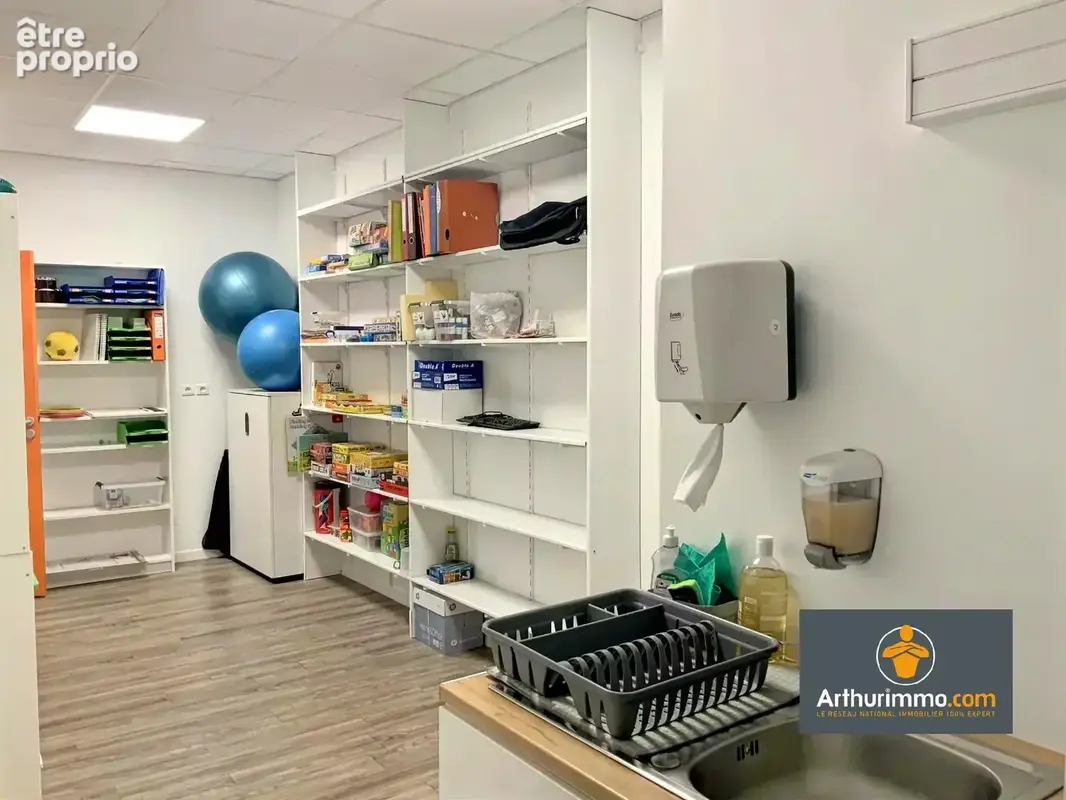 Local commercial lumineux de 67,65 m² à Taissy - photo 5