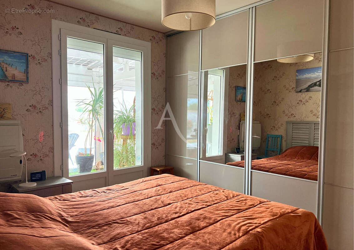 Coup de coeur à deux pas du Port du Bec. - photo 11