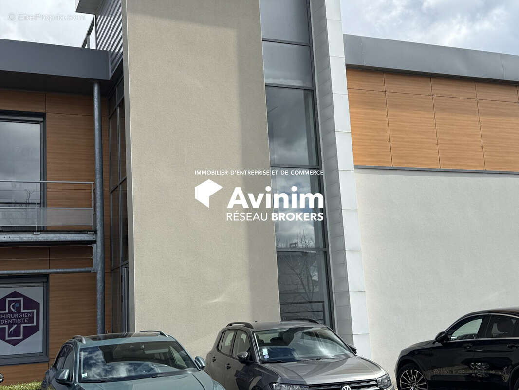 Commerce à SAINTE-FOY-LES-LYON