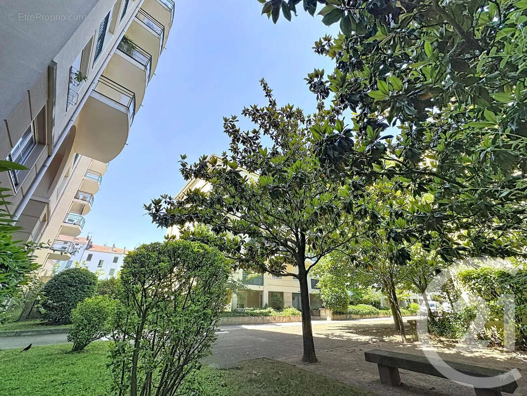 Appartement à LYON-8E