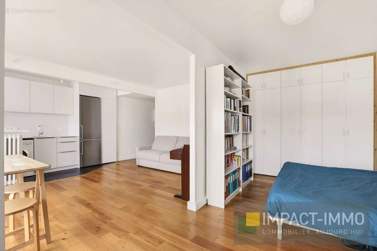 Appartement à COURBEVOIE