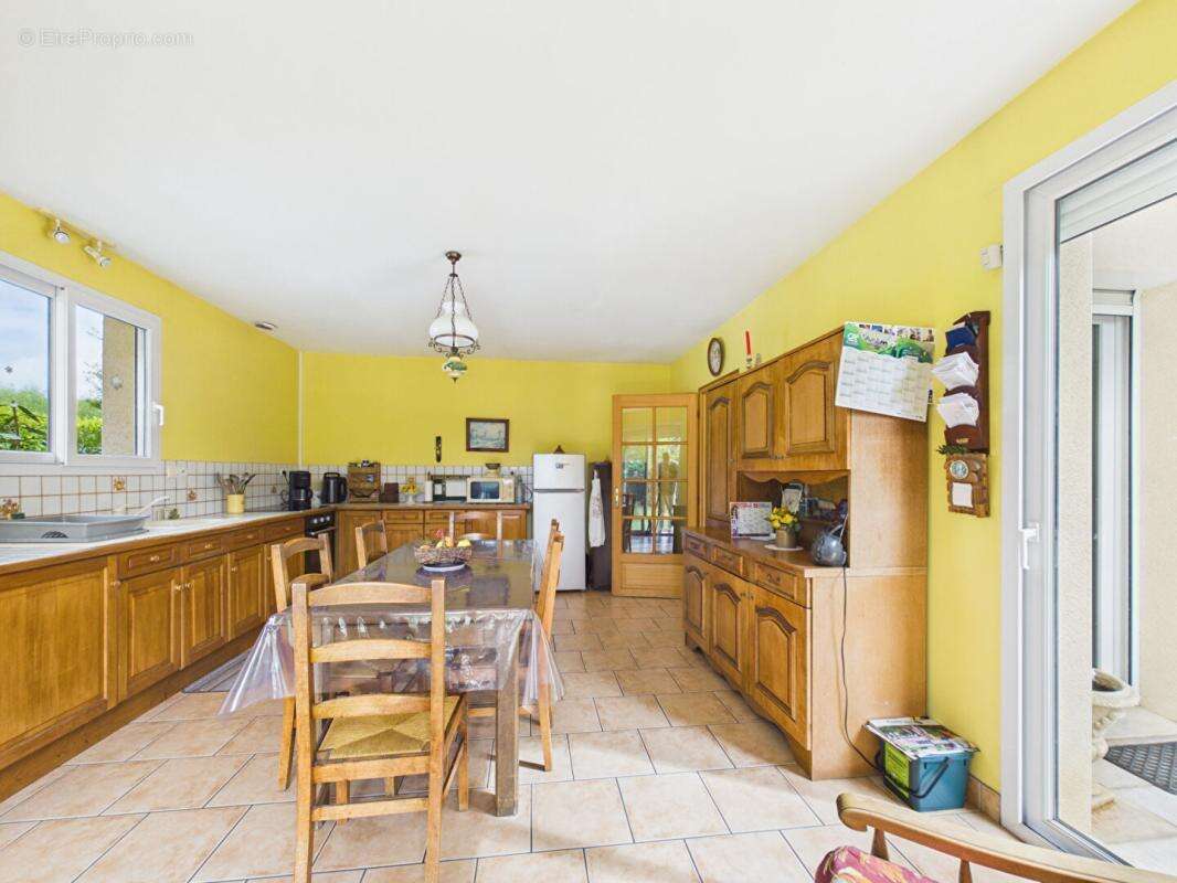 Maison à LIGUGE