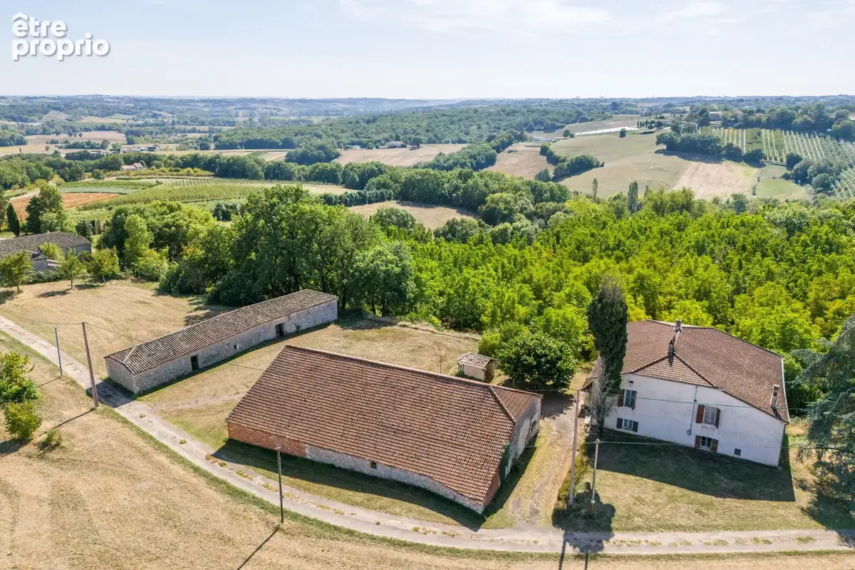 Propriété de campagne avec dépendances - photo 41