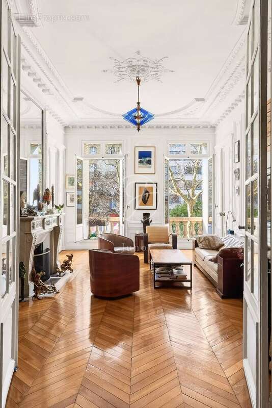 Appartement à PARIS-9E