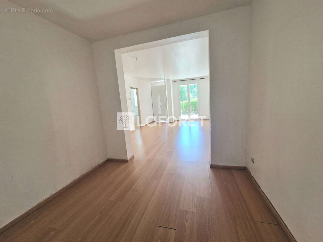 Appartement Condat Sur Vienne 2 pièce(s) 46.69 m2 - photo 4