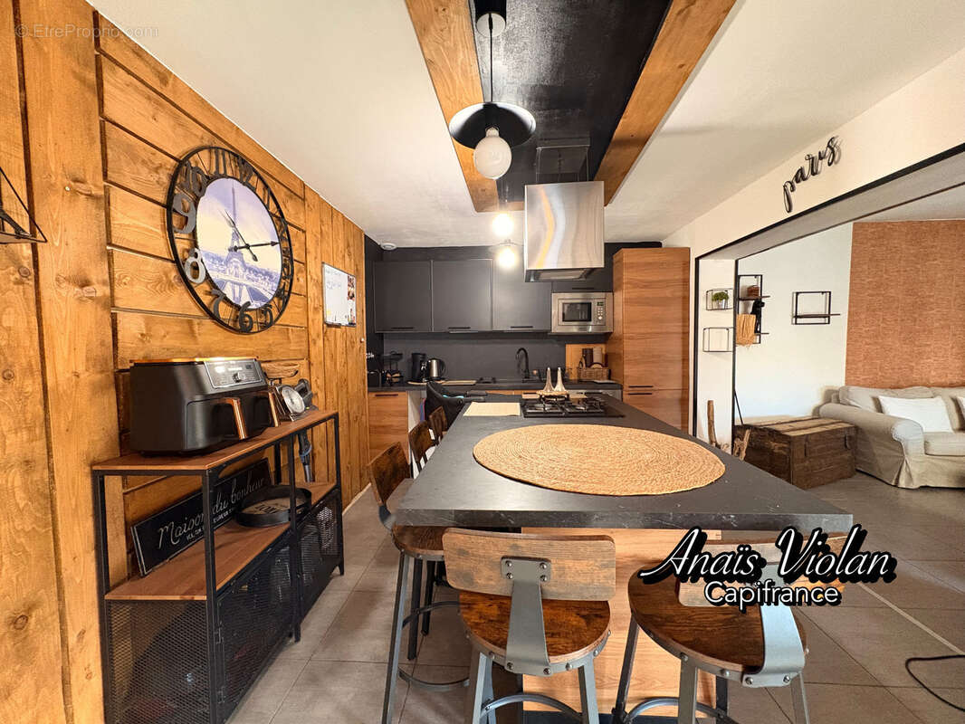 Maison familiale avec jardin et terrasse à vendre 7 pièces de 157 m² à SAINT MATHIEU DE TREVIERS (34) - photo 10