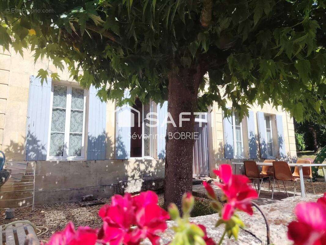 Photo 1 - Maison à SAINT-SAVINIEN
