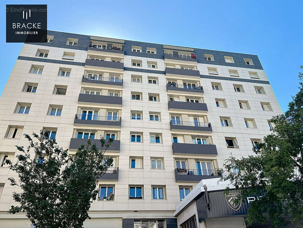 Appartement à COURBEVOIE