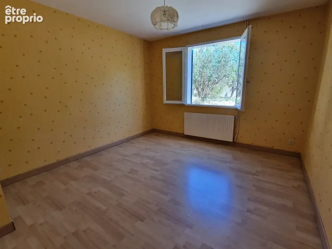 Maison à vendre 4 pièces SAINT JEAN D'ANGELY (17) 95 m² habitables- garage- jardin - photo 4