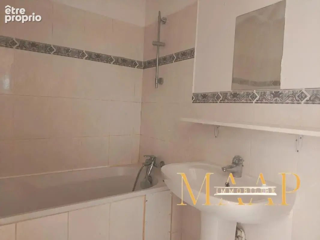 Spacieux appartement T4 – 3 chambres- Centre ville - photo 3