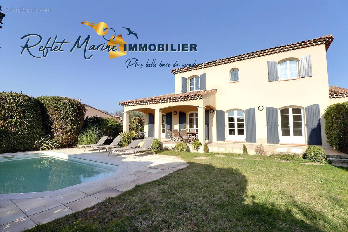 Maison à SAINT-CYR-SUR-MER