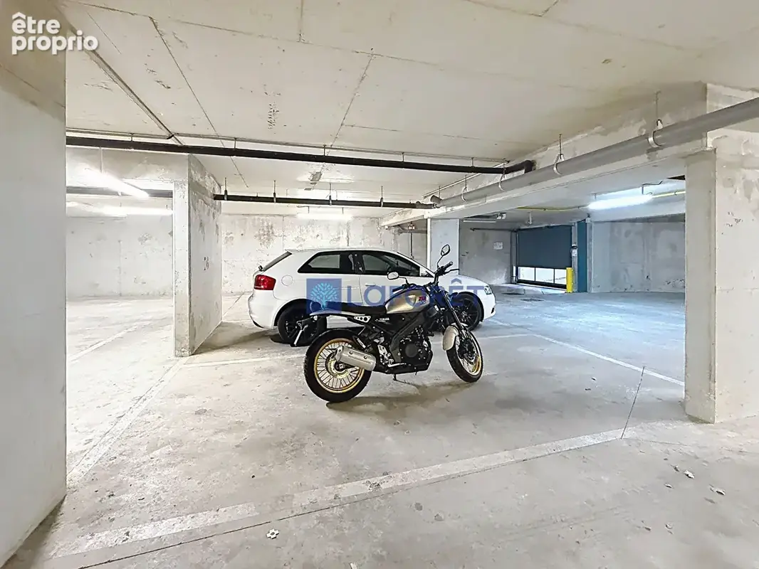 Parking Saint Pierre Du Perray - photo 2