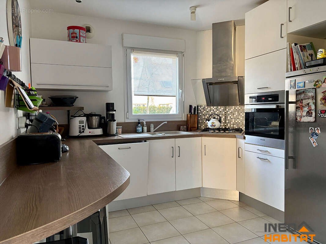 Maison à LA CHAPELLE-CHAUSSEE