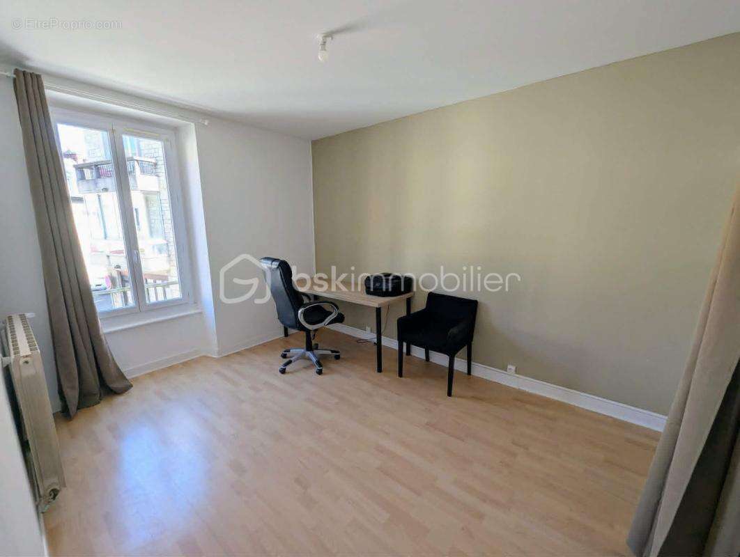 Appartement à FOUGERES