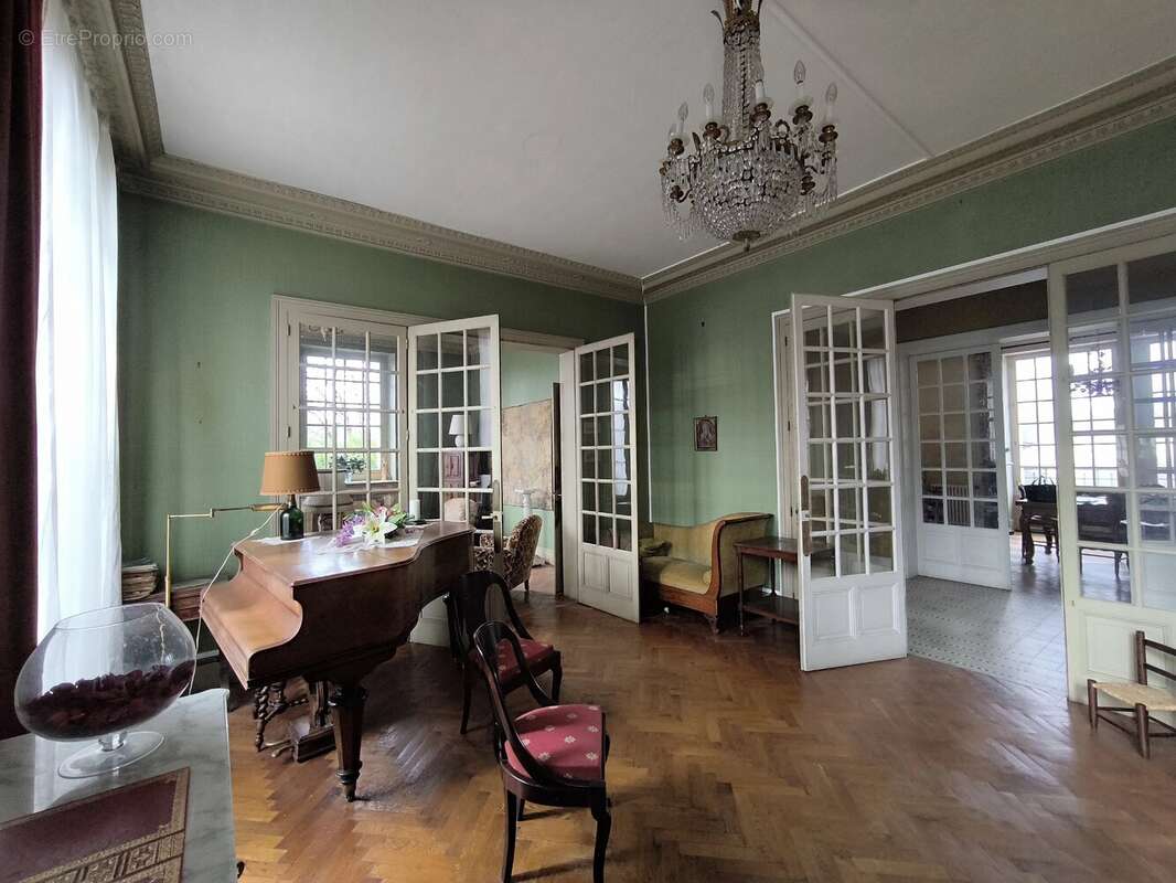 Maison à AIXE-SUR-VIENNE