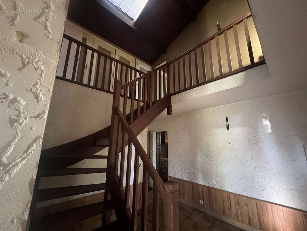 Maison familiale de caractère sur vaste terrain arboré - photo 4