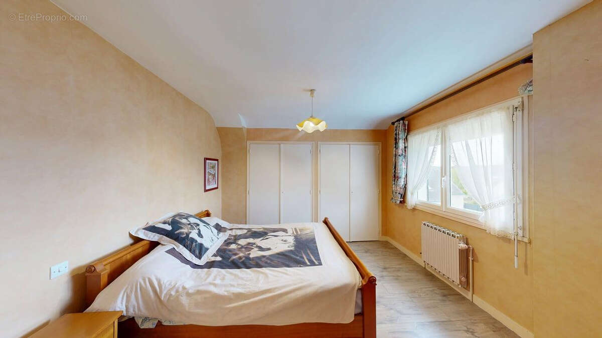 Maison à SAINT-THURIAU