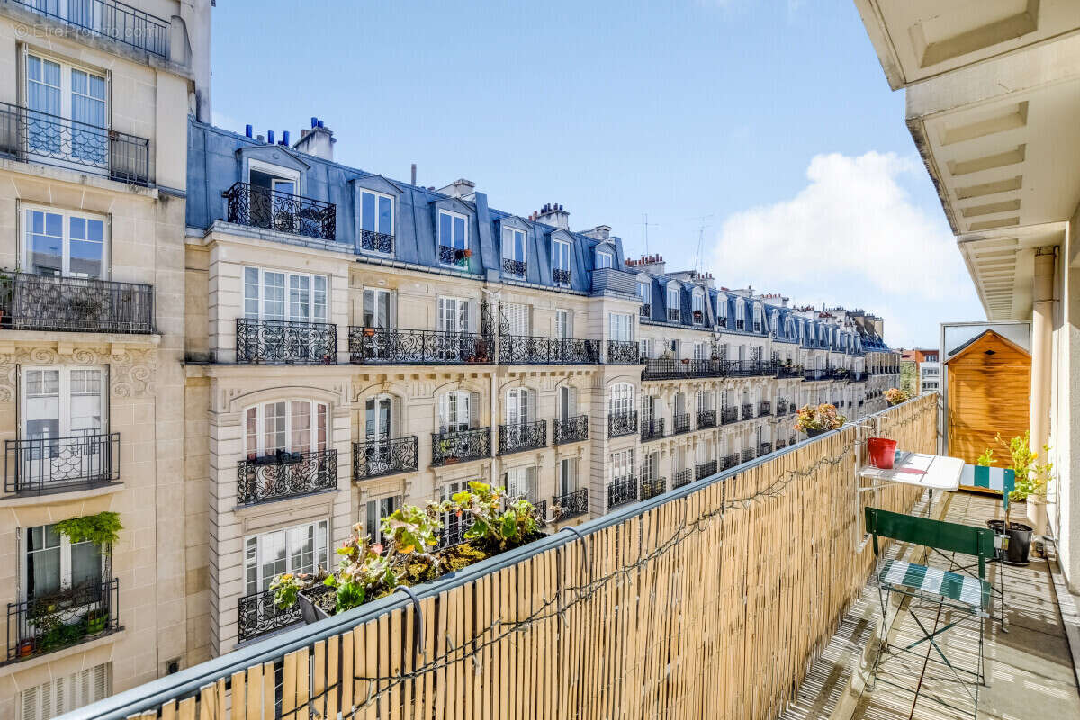 Appartement à PARIS-17E