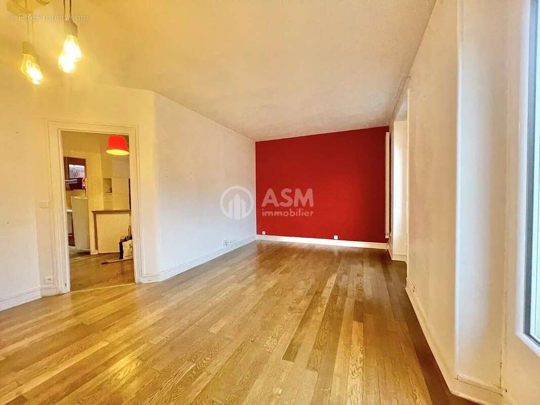 Appartement à COURBEVOIE