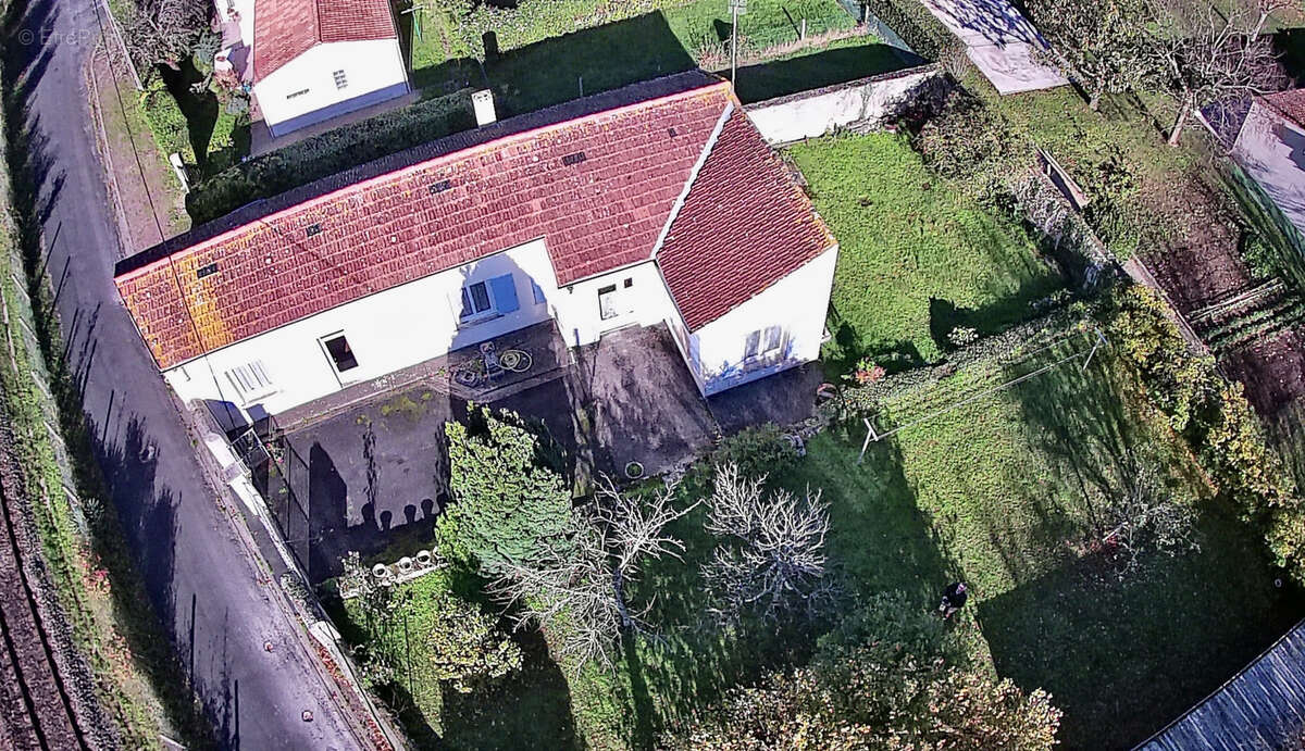 Maison à SAINT-SAVINIEN