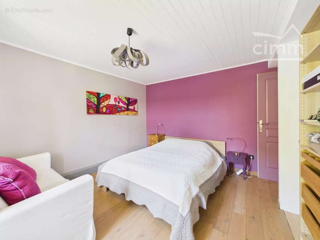 Maison à LA TERRASSE