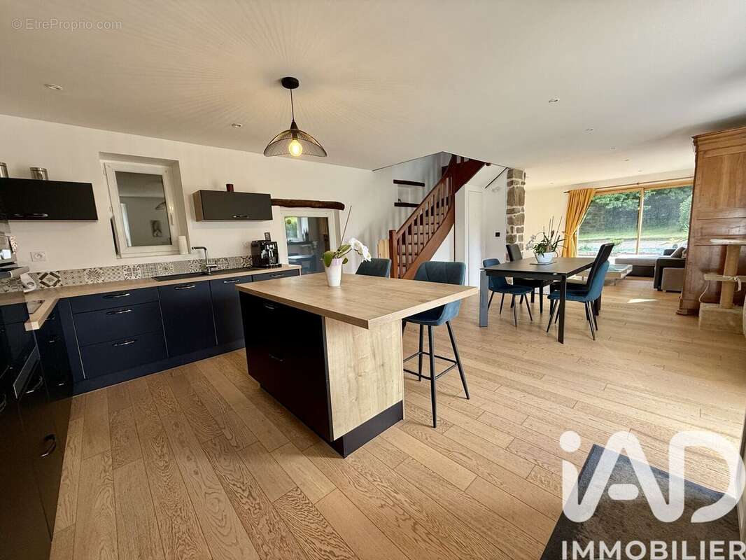 Maison 140 m² à Cavan  - photo 6