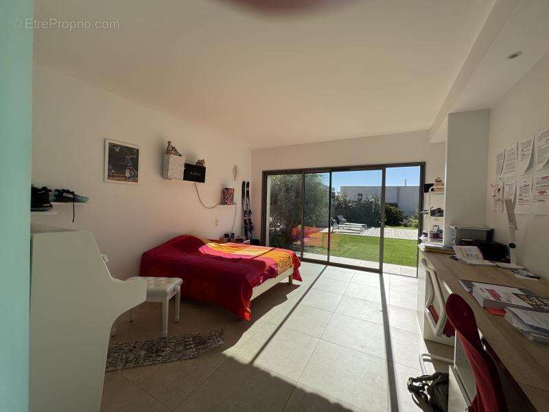 Maison à CARQUEIRANNE