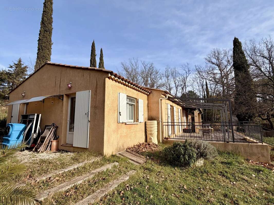 Maison à BAGNOLS-EN-FORET