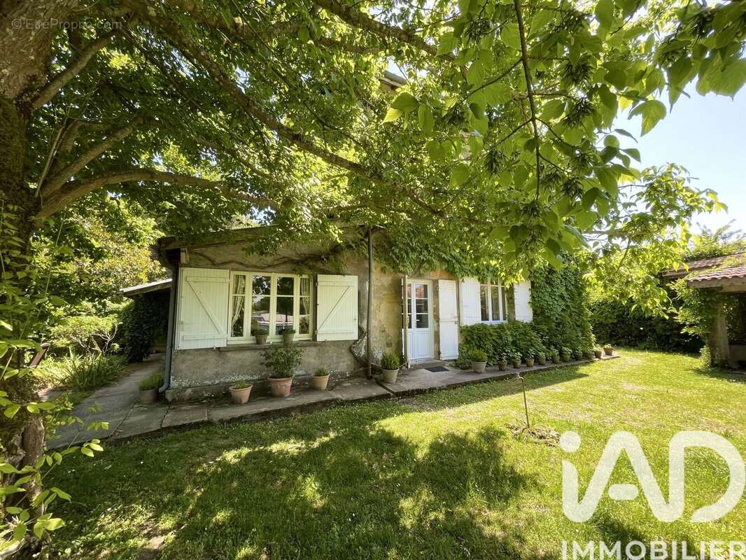 Maison 150 m² à Saint-Seurin-De-Cadourne  - photo 3