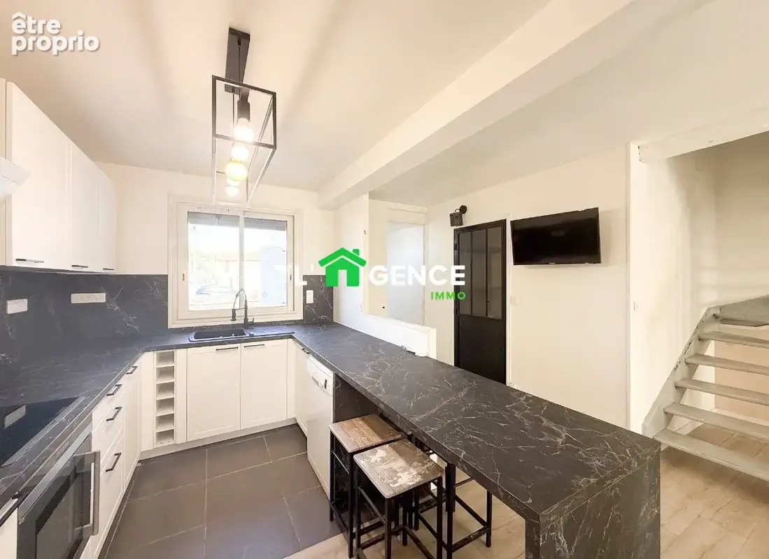 Maison 5 pièces 92 m² à vendre à Istres (13800) - photo 5