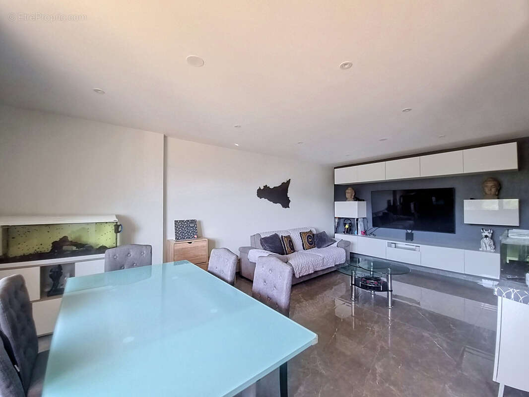 Montmélian - Exclusivité - Appartement T2 rénové avec gout - photo 4