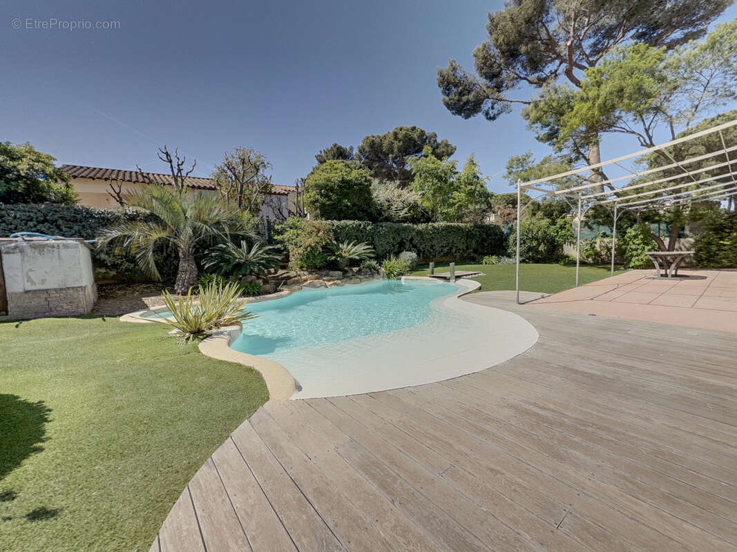 Maison à SIX-FOURS-LES-PLAGES