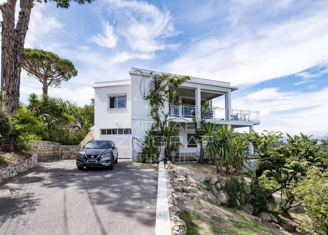 Maison à MANDELIEU-LA-NAPOULE