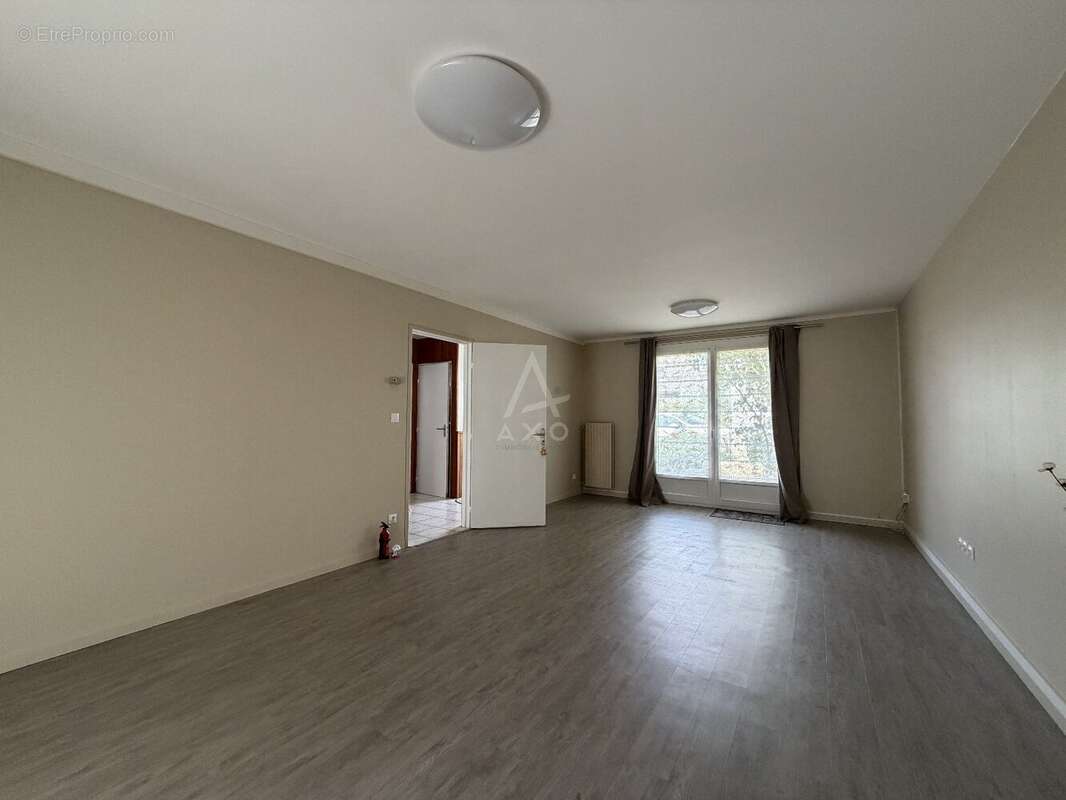 Maison 6 pièces à Beauvais  3 chambres, bureau, garage et jardin clos - photo 2