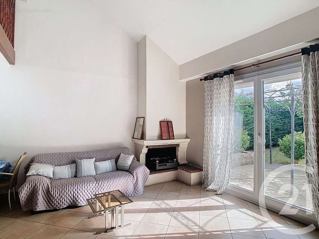 Photo 2 - Maison à THIAIS