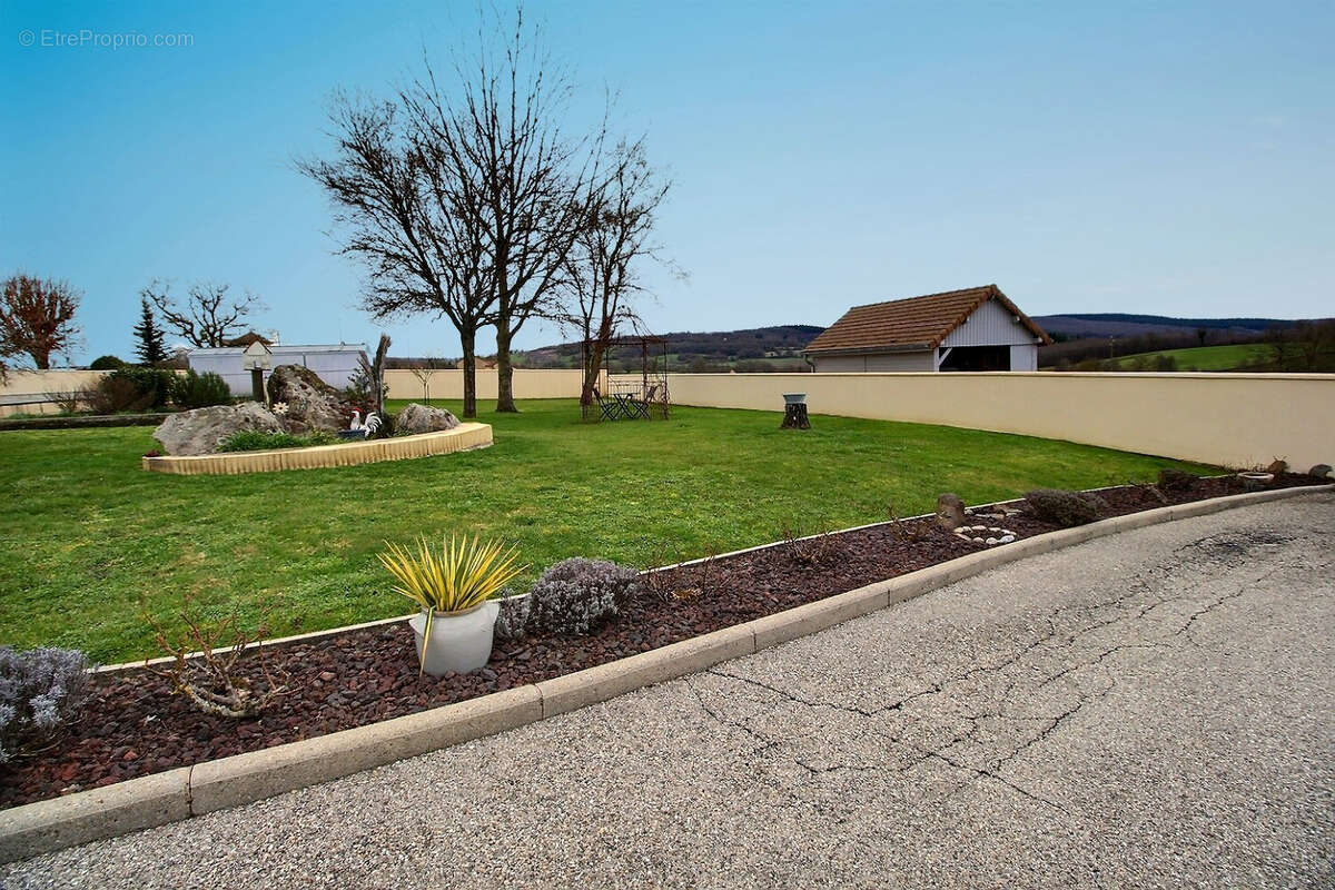 Maison à SAINT-MARCELIN-DE-CRAY