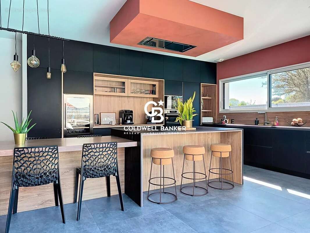 Maison à TALMONT-SAINT-HILAIRE